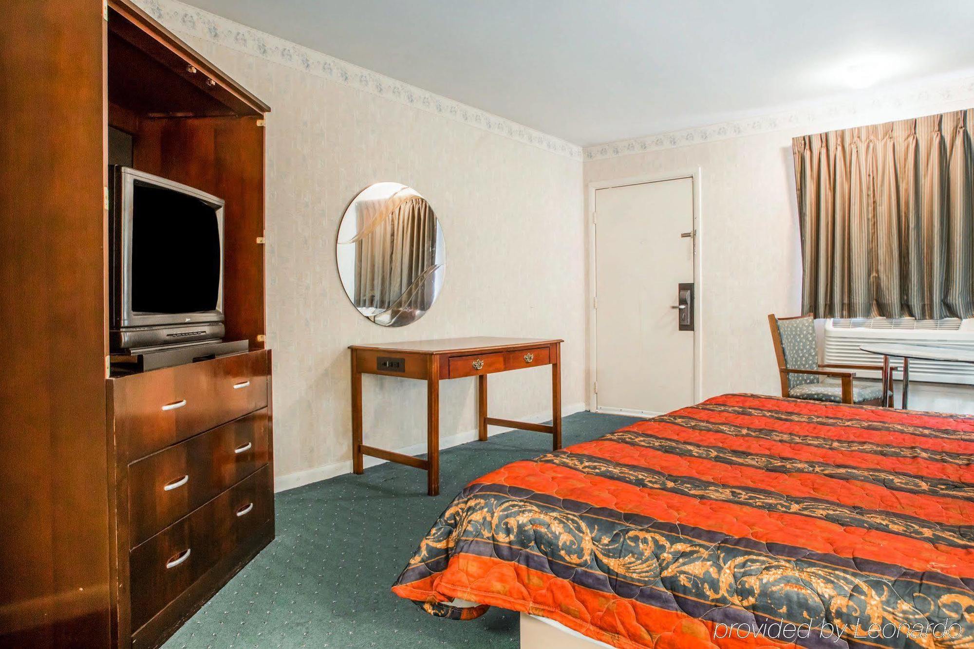 Rodeway Inn Parkway Absecon Exterior photo
